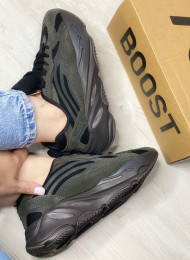 Adidas Yeezy boost 700 живое фото 8